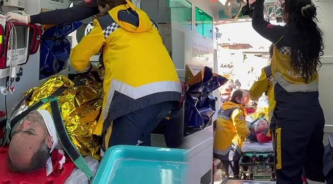 130 saat sonra enkazdan canlı çıktılar!