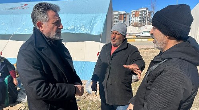 Başkan Sandal deprem bölgesinde depremzedeleri ziyaret etti