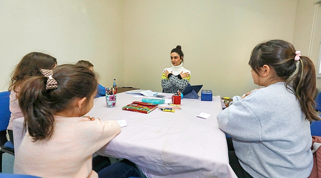 Depremden korkan Gaziemirli çocuklara özel terapi