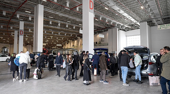 İzmirliler depremzedeler için tek yürek oldu