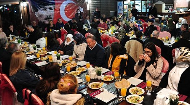 Balçova Belediyesi şehit yakınları onuruna yemek verdi