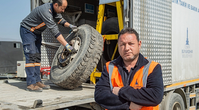 İzmir Büyükşehir Belediyesi ekipleri, araçları yolda bırakmıyor