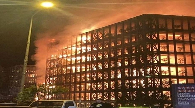 Narlıdere Folkart&#039;ta büyük yangın çıktı