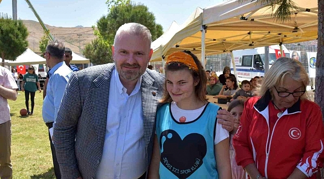 Pehlivan'dan Otizm Farkındalık Günü mesajı