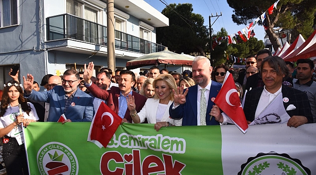 13. Emiralem Çilek Festivali&#039;ne ünlü akını