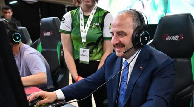 Bakan Varank ödülleri ikiye katladı