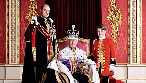 Kral Charles, Buckingham Sarayı'nda varisleriyle poz verdi