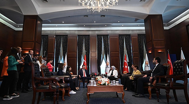 AK Parti Genel Merkezi'nde bayramlaşma