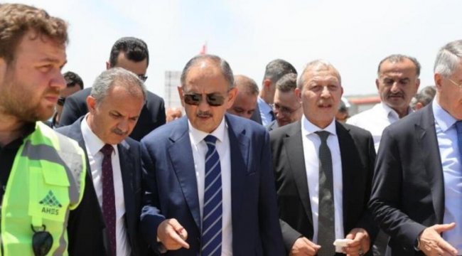 Bakan Özhaseki: Depremzede kardeşlerimize 338 geçici iş yerimizi daha teslim ettik