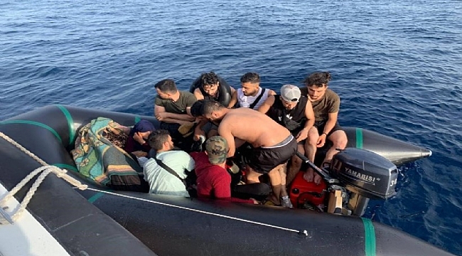 54 düzensiz göçmen ve 1 göçmen kaçakçısı yakalandı