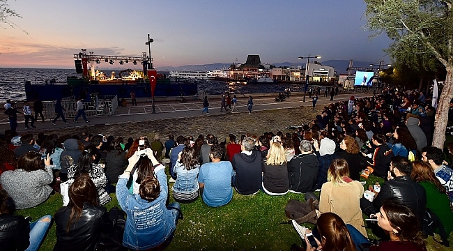 İzmir kıyılarında tango esintisi