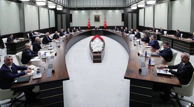 Kabine bayram dönüşü toplanıyor