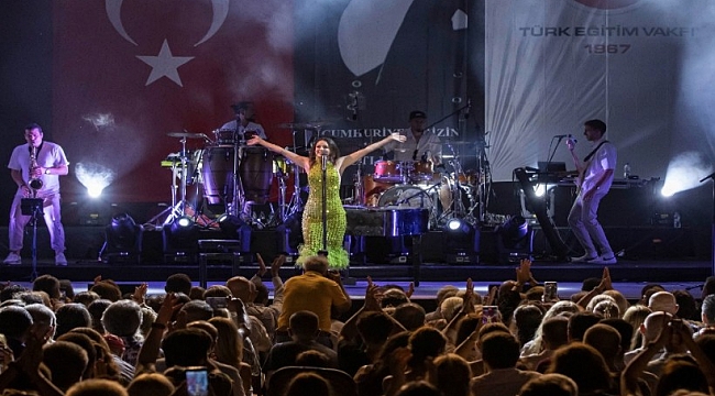 Karsu eğitimde fırsat eşitliği için Çeşme'de sahne aldı