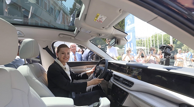 TÜRKİYE’NİN YERLİ OTOMOBİLİ TOGG DEÜ’NÜN MAKAM ARACI OLDU