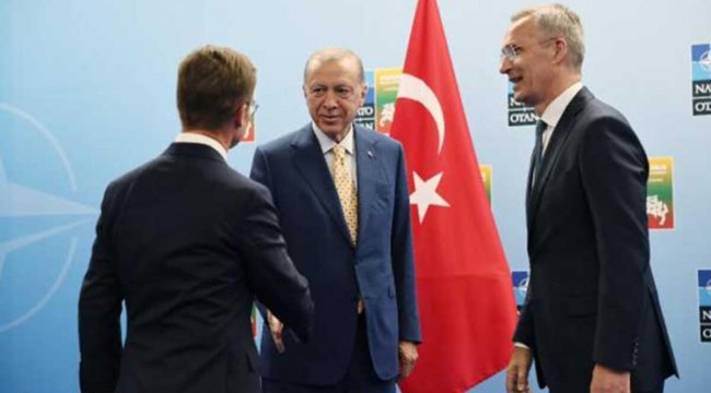 Üçlü zirveden çıkan karar dünya basınında! 'Tarihi gün'