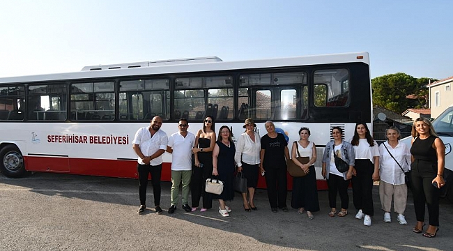 İzmir Büyükşehir Belediyesi Seferihisar’a otobüs hibe etti