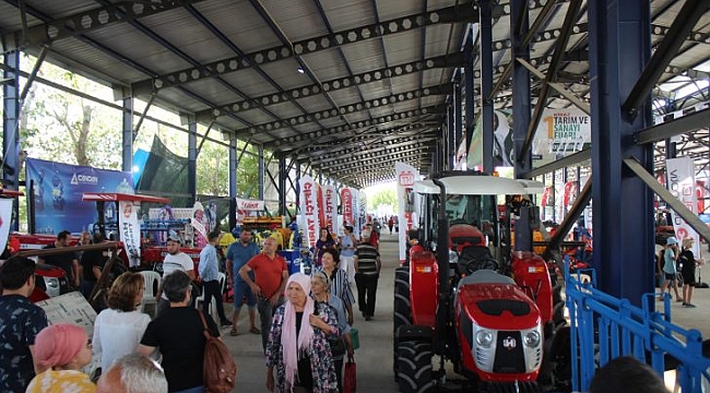 Kiraz Belediyesi'nden kurtuluş yıldönümünde fuar etkinliği