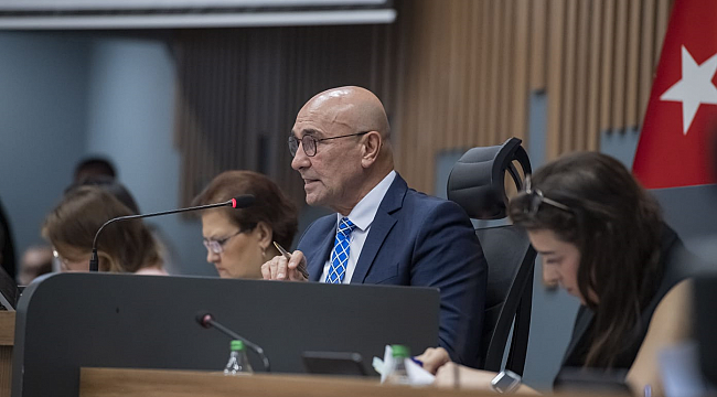 Soyer: "Büyükşehir kale gibi ayakta"