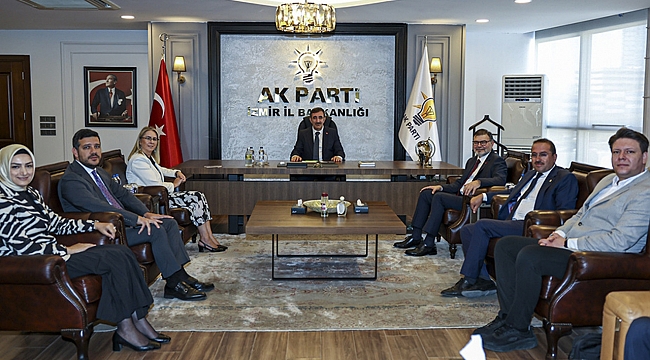 Cumhurbaşkanı Yardımcısı Yılmaz, İzmir'de ziyaretlerde bulundu