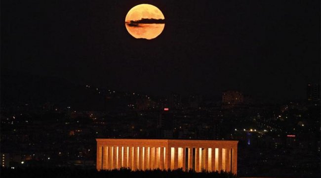 Dolunay Anıtkabir semasında...