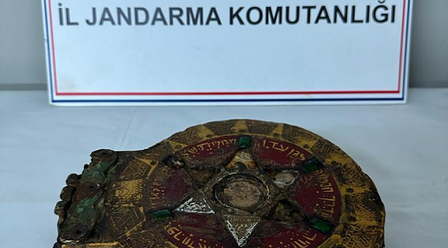 İstanbul'da altın yazma Tevrat ele geçirildi!