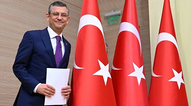 Özgür Özel CHP Genel Başkanlığı'na adaylığını açıkladı