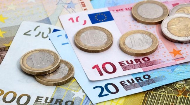 Deutsche Bank'tan 1 milyar euro kar