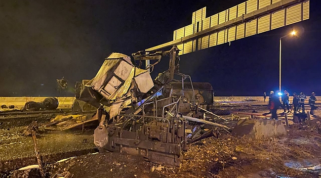 TAG Otoyolu'nda tır 3 araca çarptı: 3 ölü, 11 yaralı