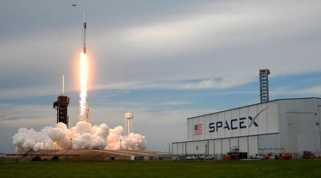 WSJ yazdı: "SpaceX, önemli Avrupa uydularını fırlatmak için anlaşma imzaladı"
