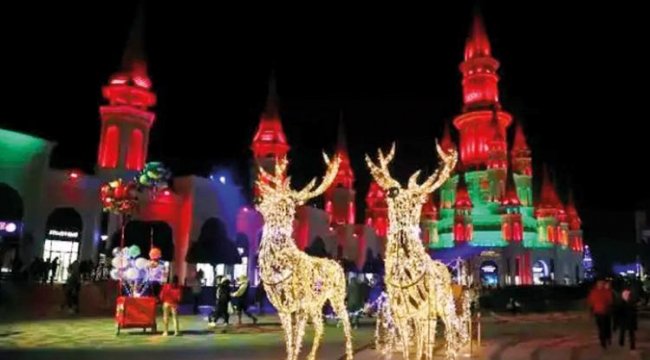 Antalya’da sanatçılı oteller yok sattı