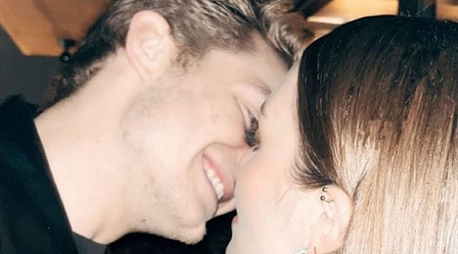 Deniz Işın ile Erdem Şanlı aşklarını ilan etti