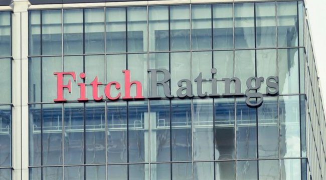 Fitch, Yunanistan&#039;ın notunu yükseltti