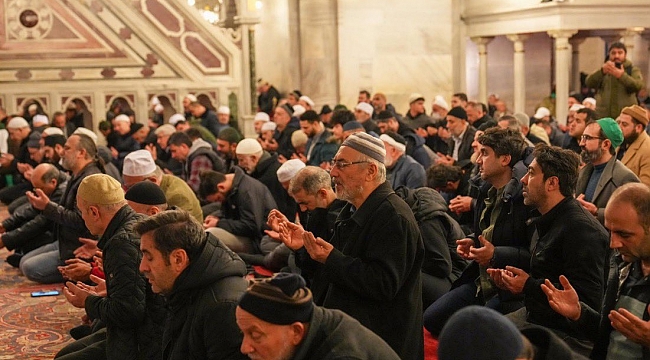 Şehitlerimiz için sabah namazında tüm camilerde dua edildi.