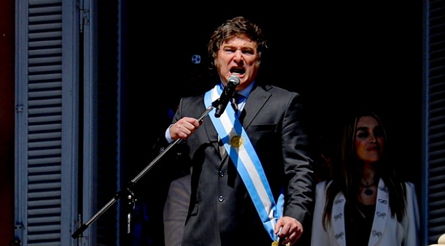 Arjantin pesosu, dolar karşısında yüzde 50'den fazla devalüe edilecek