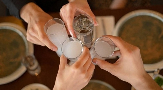 Bir rakı grubuna daha büyük zam!