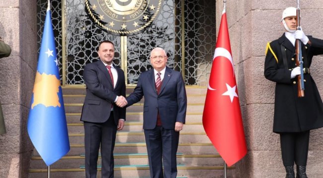 Milli Savunma Bakanı Güler, Kosovalı mevkidaşı ile bir araya geldi