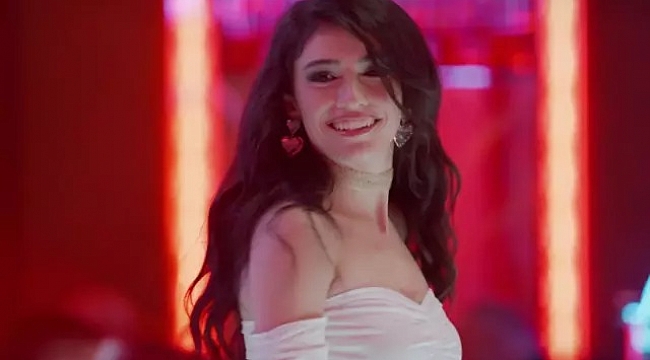 Dilber bu defa koreografi yaptı, sosyal medya yine yıkıldı!