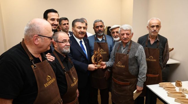 Bakan Koca: Toplam sözleşmeli kadroyla çalışan 36 bin kişi var