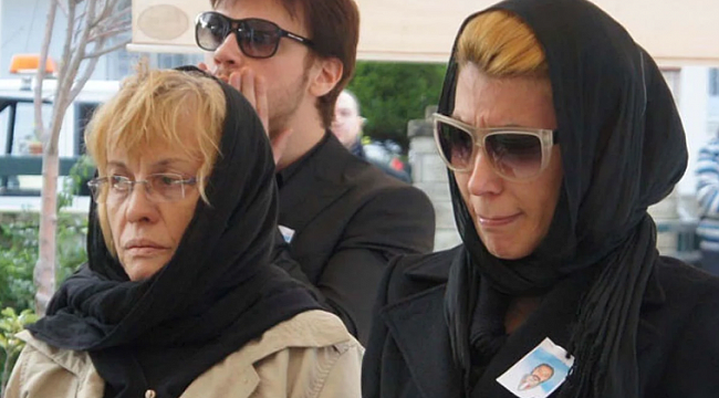 Hande Yener'in annesi hayatını kaybetti