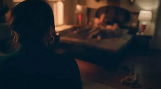 Sandık Kokusu&#039;ndaki yatak sahnesi sosyal medyayı salladı