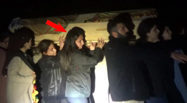 Cenaze sırasında terör örgütü PKK lehine sloganlar atıldı.