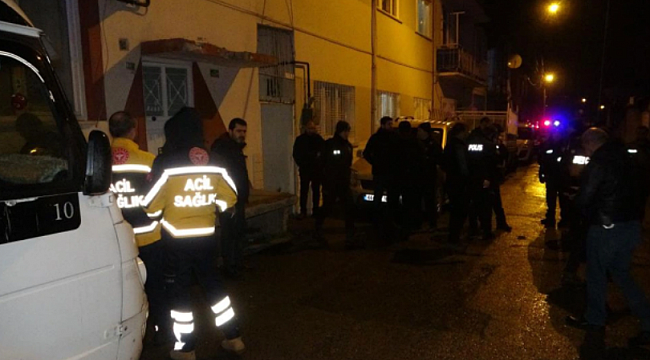 Çıkan tartışmada önce babasını bıçakladı ardından kendi canına kıydı!