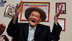 Dünyanın 'en yaşlı' insanı hayatını kaybetti