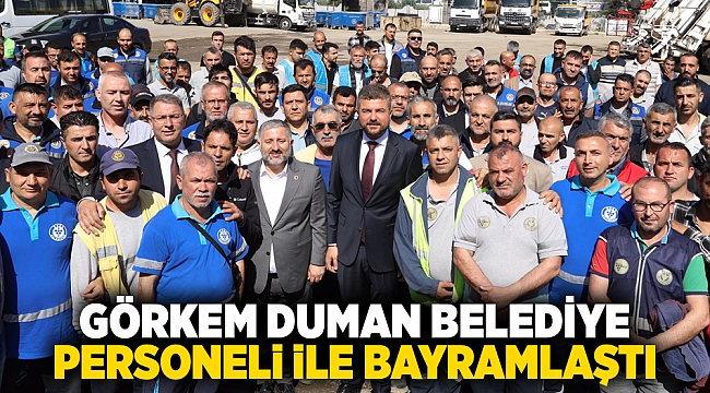 Görkem Duman, belediye personeliyle bayramlaştı