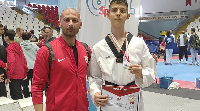 Sporcu Asrın Yağız Büyükyavuz, yarı finali geçerek kulübüne madalya getirdi