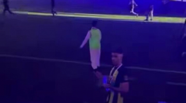 Suudi Arabistan'da taraftar futbolcuyu kırbaçladı