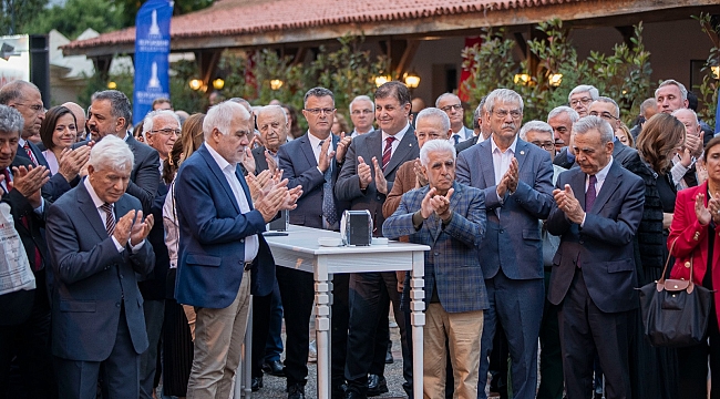 Başkan Tugay Cumhuriyet Gazetesi’nin 100’üncü yıl kutlamasına katıldı