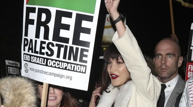 Baskılara dayanamayıp modelliği bıraktı