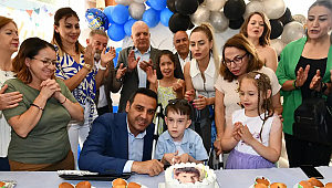 Çiğli'de Başkan Yıldız'dan SMA hastası Doruk'a doğum günü sürprizi