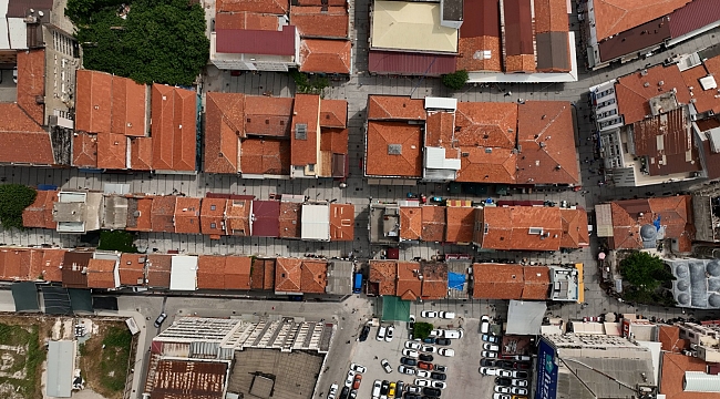 İzmir’in mirası Tarihi Kemeraltı Çarşısı’nda çalışmalar devam ediyor 